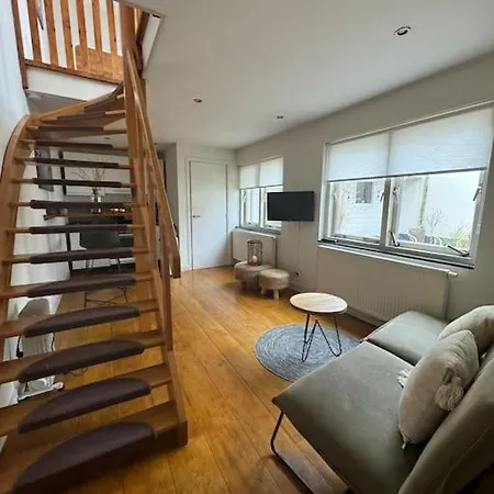 Hello - Zomerhuis Quarles Van Uffordstraat 89 *